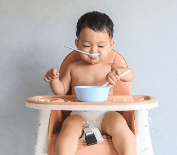 Feeding Your Little One: From Breastfeeding to Solid Foods