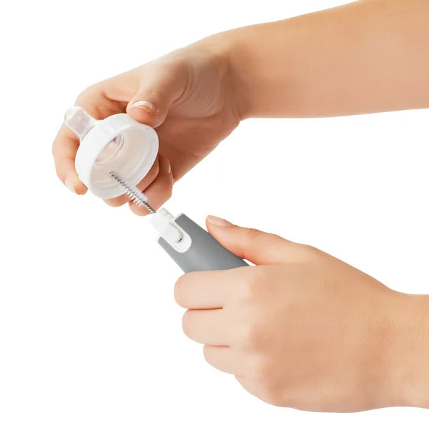 Oxo tot bottle top brush with nipple cleaner