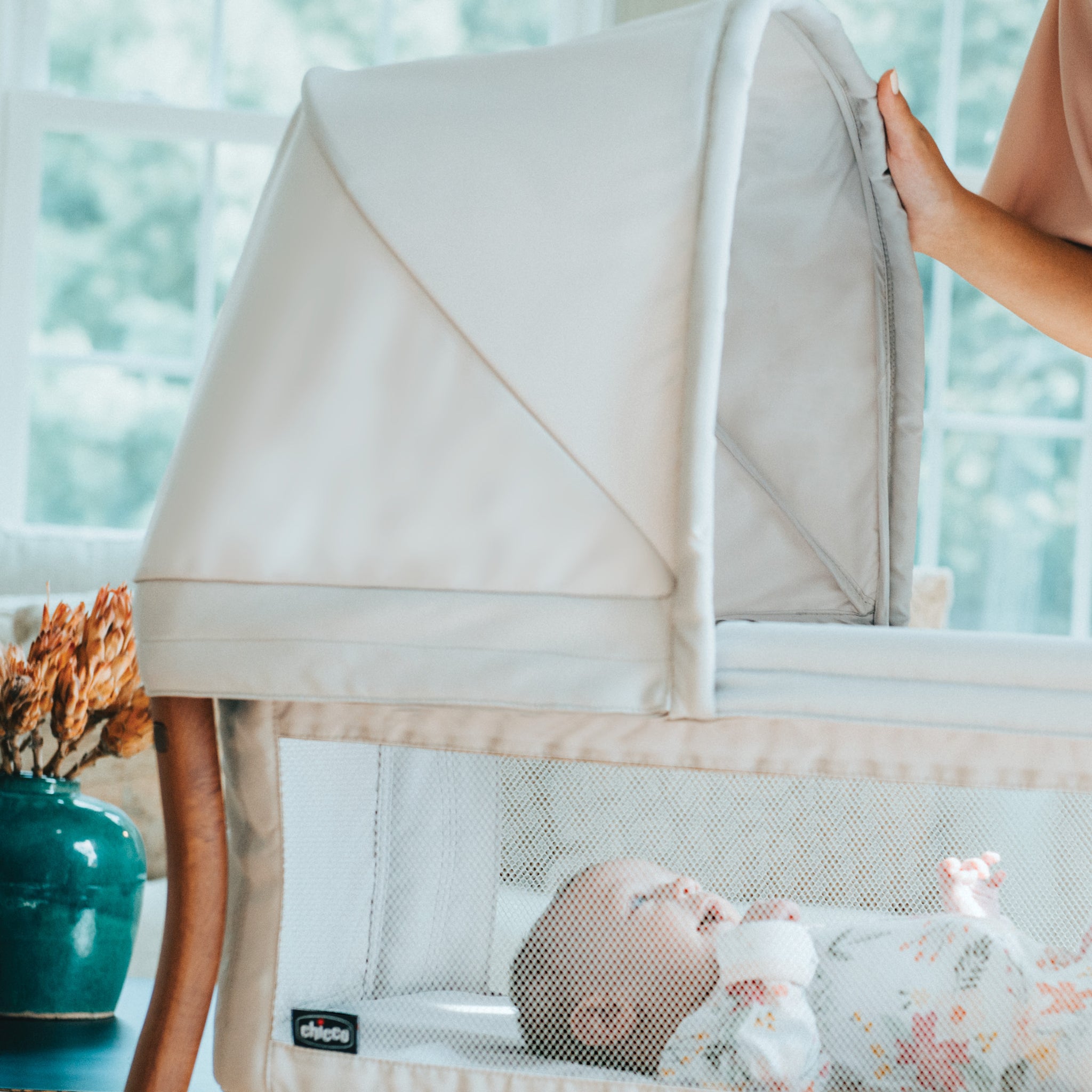 Chicco top travel bassinet